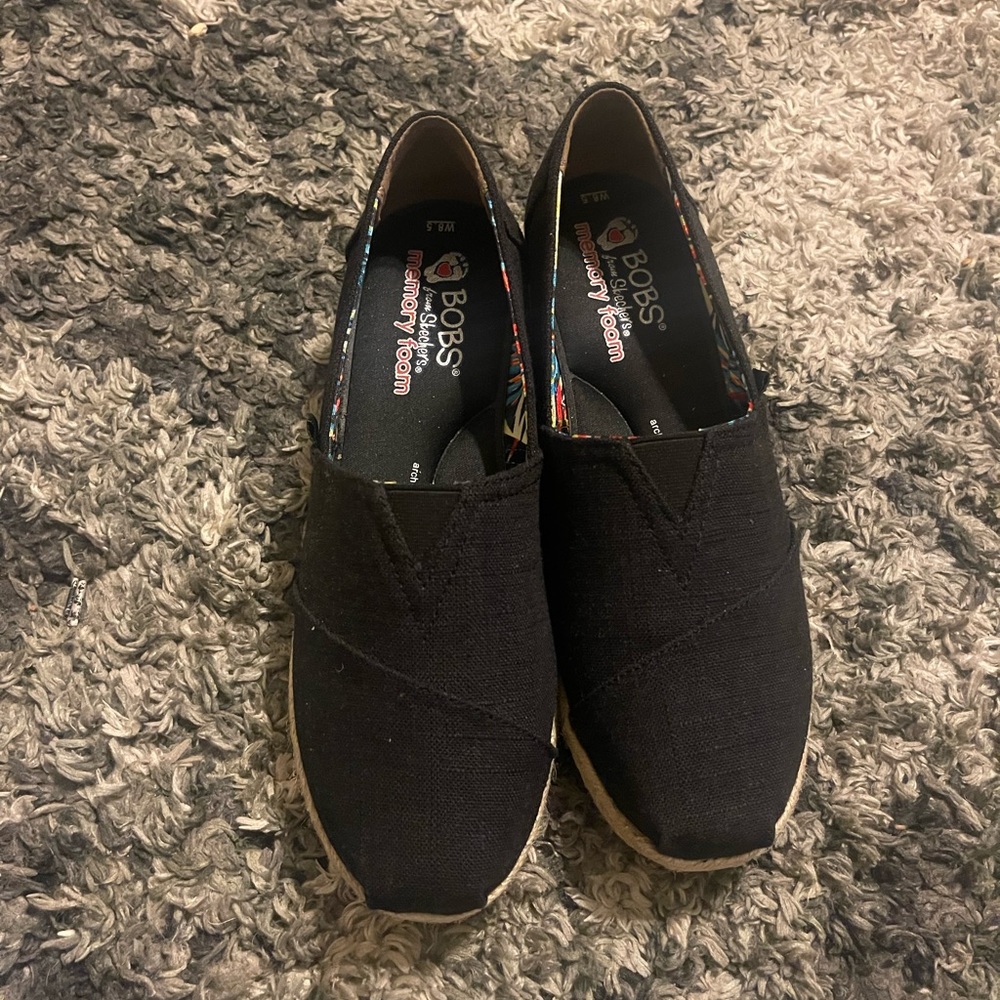 Bobs Skechers size 8.5